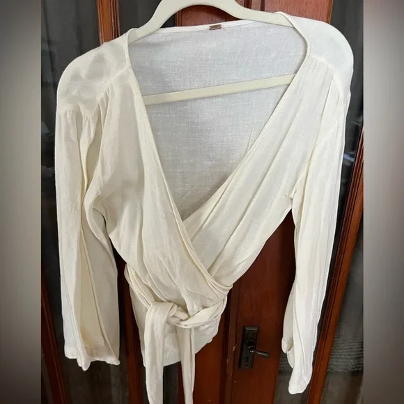 Free People Cotton Blend Wrap Shirt Top Coverup w Bell Sleeves Cream Ivory EUC - Picture 10 of 12